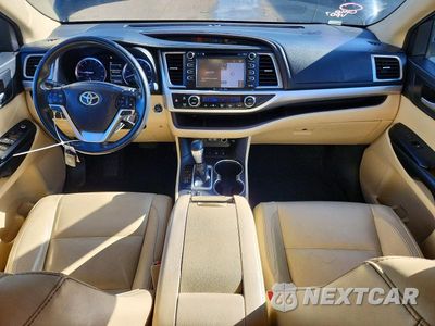 Zdjęcie 8 z 14 samochodu: 2018 TOYOTA HIGHLANDER XLE VIN:5TDJZRFH0JS557792 - miniatura