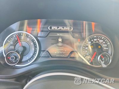 Zdjęcie 9 z 12 samochodu: 2019 RAM 1500 LARAMIE VIN:1C6SRFJT7KN517836 - miniatura