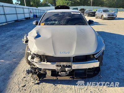 Piąte zdjęcie samochodu w środku: 2023 KIA K5 GT LINE VIN:5XXG64J22PG175718 - miniatura