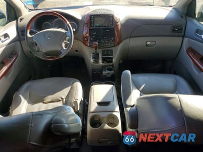 Zdjęcie 8 z 13 samochodu: 2004 TOYOTA SIENNA XLE LIMITED 7 PASSENGER VIN:5TDZA22C54S026698 - miniatura