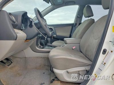 Zdjęcie 7 z 13 samochodu: 2010 TOYOTA RAV4 BASE VIN:JTMBF4DV0A5017762 - miniatura