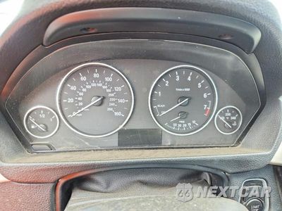Zdjęcie 9 z 13 samochodu: 2015 BMW 320 I VIN:WBA3B1G57FNT03638 - miniatura