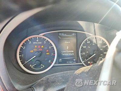 Zdjęcie 9 z 12 samochodu: 2016 NISSAN SENTRA SV VIN:3N1AB7AP9GY303705 - miniatura