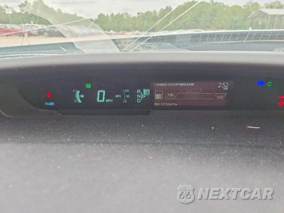 Zdjęcie 9 z 13 samochodu: 2013 TOYOTA PRIUS TWO VIN:JTDKN3DU6D5677295 - miniatura
