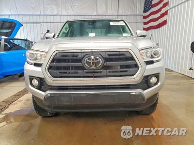 Piąte zdjęcie samochodu w środku: 2018 TOYOTA TACOMA VIN:3TMCZ5AN4JM155143 - miniatura