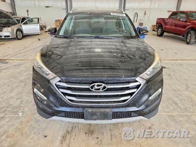 Piąte zdjęcie samochodu w środku: 2017 HYUNDAI TUCSON SPORT VIN:KM8J33A27HU279640 - miniatura