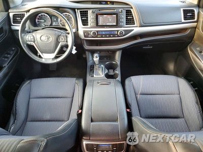 Zdjęcie 8 z 13 samochodu: 2014 TOYOTA HIGHLANDER LE PLUS VIN:5TDBKRFH6ES024750 - miniatura