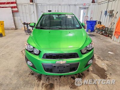 Piąte zdjęcie samochodu w środku: 2014 CHEVROLET SONIC LT VIN:1G1JC5SG9E4240272 - miniatura