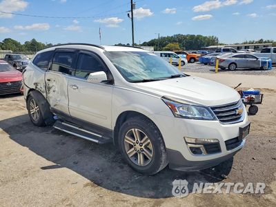 Czwarte zdjęcie samochodu z boku: 2017 CHEVROLET TRAVERSE LT VIN:1GNKRGKD0HJ340429 - miniatura