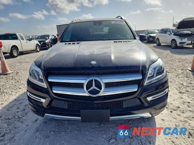 Piąte zdjęcie samochodu w środku: 2015 MERCEDES-BENZ GL 350 BLUETEC VIN:4JGDF2EE5FA460060 - miniatura