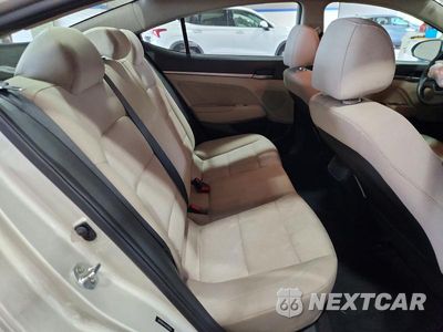 Zdjęcie 10 z 12 samochodu: 2018 HYUNDAI ELANTRA SEL VIN:5NPD84LF9JH218430 - miniatura