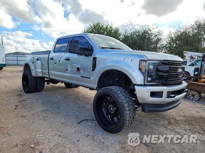 Czwarte zdjęcie samochodu z boku: 2019 FORD F350 SUPER DUTY VIN:1FT8W3DTXKEF12359 - miniatura