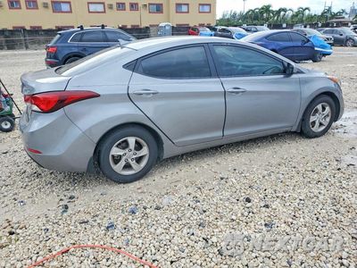 Trzecie zdjęcie samochodu z tyłu: 2015 HYUNDAI ELANTRA SE VIN:KMHDH4AEXFU249172 - miniatura