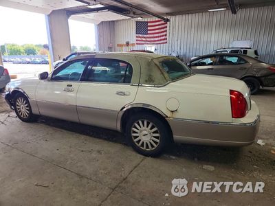 Drugie zdjęcie samochodu z przodu: 2003 LINCOLN TOWN CAR SIGNATURE VIN:1LNHM82W53Y620349 - miniatura