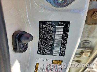 Zdjęcie 12 z 12 samochodu: 2017 TOYOTA PRIUS THREE VIN:JTDKARFU6H3042431 - miniatura