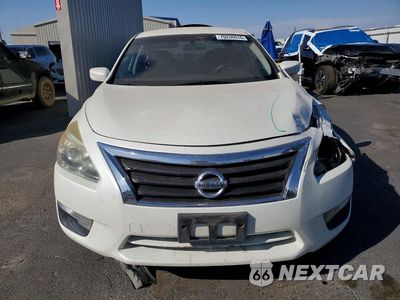 Piąte zdjęcie samochodu w środku: 2014 NISSAN ALTIMA 2.5 S VIN:1N4AL3APXEN229360 - miniatura