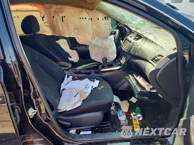 Zdjęcie 7 z 12 samochodu: 2018 NISSAN SENTRA S VIN:3N1AB7AP4JY339194 - miniatura