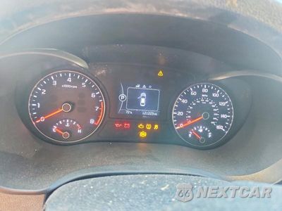 Zdjęcie 9 z 12 samochodu: 2016 KIA OPTIMA LX VIN:KNAGT4L32G5108567 - miniatura