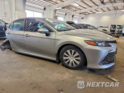 Czwarte zdjęcie samochodu z boku: 2022 TOYOTA CAMRY LE VIN:4T1C31AK6NU590582 - miniatura