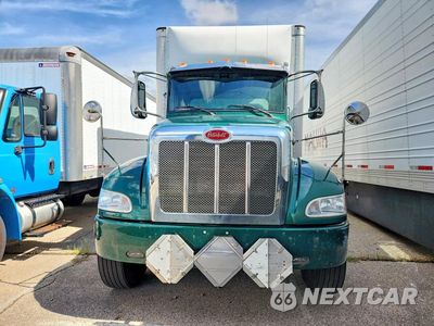 Piąte zdjęcie samochodu w środku: 2020 PETERBILT 348 BOX TRUCK VIN:2NP3KM8X9LM668721 - miniatura