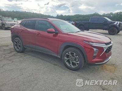 Czwarte zdjęcie samochodu z boku: 2024 CHEVROLET TRAX 1LT VIN:KL77LHE21RC105962 - miniatura