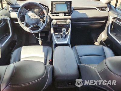 Zdjęcie 8 z 13 samochodu: 2021 TOYOTA RAV4 XLE PREMIUM VIN:2T3C1RFV1MC111922 - miniatura
