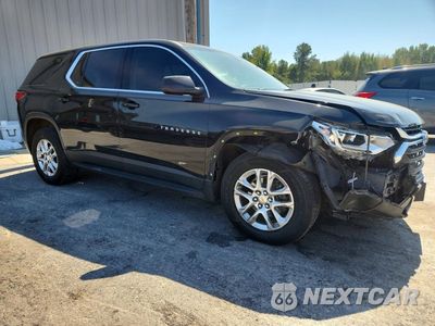 Czwarte zdjęcie samochodu z boku: 2021 CHEVROLET TRAVERSE LS VIN:1GNEVFKW5MJ115177 - miniatura