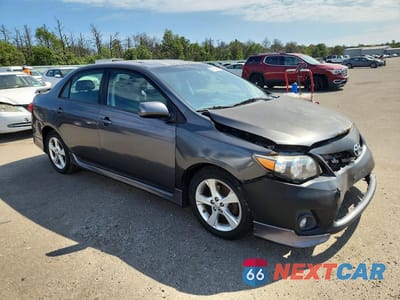 Czwarte zdjęcie samochodu z boku: 2012 TOYOTA COROLLA S VIN:2T1BU4EE8CC845651 - miniatura