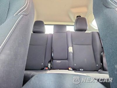 Zdjęcie 10 z 13 samochodu: 2017 TOYOTA RAV4 XLE VIN:JTMRFREV8HJ113649 - miniatura