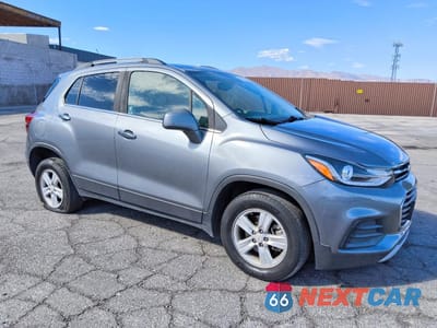 Czwarte zdjęcie samochodu z boku: 2019 CHEVROLET TRAX 1LT VIN:KL7CJPSB6KB917644 - miniatura