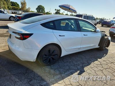 Trzecie zdjęcie samochodu z tyłu: 2025 TESLA MODEL 3 VIN:5YJ3E1EA0SF982803 - miniatura