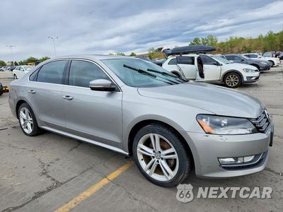 Czwarte zdjęcie samochodu z boku: 2013 VOLKSWAGEN PASSAT SEL VIN:1VWCN7A31DC143928 - miniatura