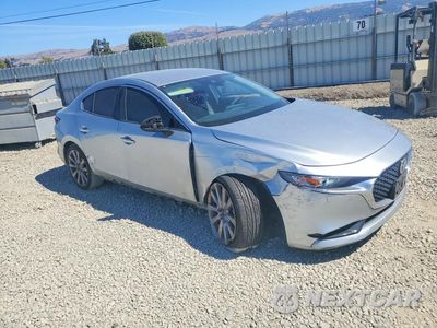 Czwarte zdjęcie samochodu z boku: 2019 MAZDA 3 SELECT VIN:3MZBPAAL6KM109482 - miniatura