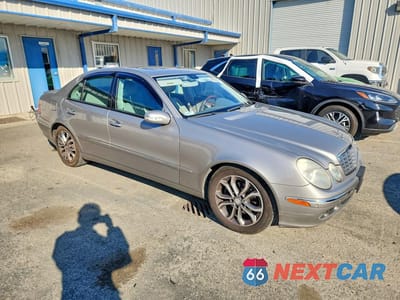 Czwarte zdjęcie samochodu z boku: 2006 MERCEDES-BENZ E-CLASS 320 VIN:WDBUF26JX6A825069 - miniatura