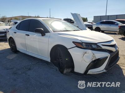 Czwarte zdjęcie samochodu z boku: 2022 TOYOTA CAMRY SE NIGHTSHADE VIN:4T1G11AK9NU008806 - miniatura