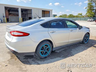 Trzecie zdjęcie samochodu z tyłu: 2014 FORD FUSION S VIN:1FA6P0G77E5407239 - miniatura