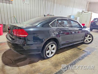 Trzecie zdjęcie samochodu z tyłu: 2012 VOLKSWAGEN PASSAT SE VIN:1VWBP7A33CC101796 - miniatura