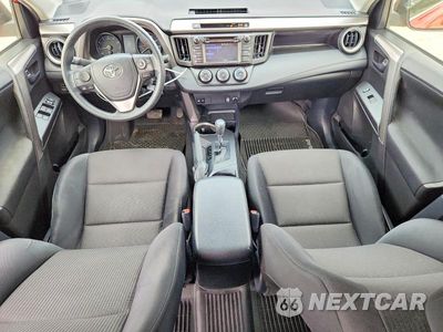 Zdjęcie 8 z 13 samochodu: 2017 TOYOTA RAV4 LE VIN:JTMBFREV4HJ137528 - miniatura