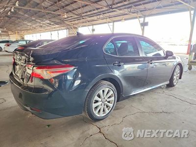 Trzecie zdjęcie samochodu z tyłu: 2020 TOYOTA CAMRY LE VIN:4T1C11AK9LU386328 - miniatura
