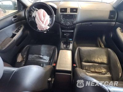 Zdjęcie 8 z 12 samochodu: 2004 HONDA ACCORD EX VIN:1HGCM66554A027445 - miniatura