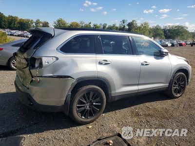Trzecie zdjęcie samochodu z tyłu: 2019 TOYOTA HIGHLANDER SE VIN:5TDJZRFH5KS626851 - miniatura