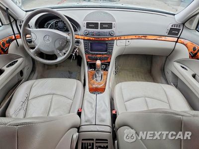 Zdjęcie 8 z 13 samochodu: 2005 MERCEDES-BENZ E 320 VIN:WDBUF65J15A643929 - miniatura