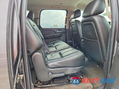 Zdjęcie 11 z 13 samochodu: 2011 CHEVROLET SUBURBAN K1500 LT VIN:1GNSKJE38BR278503 - miniatura
