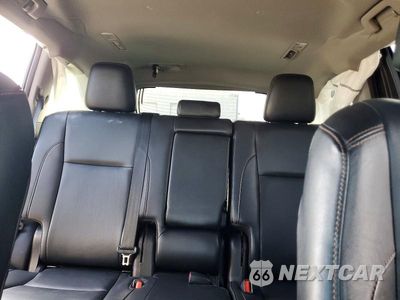 Zdjęcie 10 z 13 samochodu: 2019 TOYOTA HIGHLANDER XLE VIN:5TDJZRFH7KS951470 - miniatura