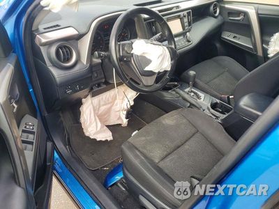 Zdjęcie 8 z 12 samochodu: 2018 TOYOTA RAV4 XLE VIN:JTMRFREV2JJ238944 - miniatura