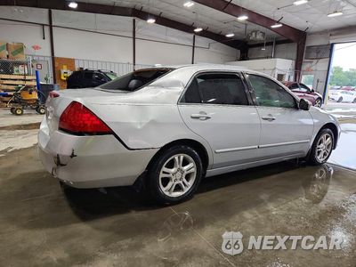 Trzecie zdjęcie samochodu z tyłu: 2007 HONDA ACCORD EX VIN:1HGCM568X7A052723 - miniatura