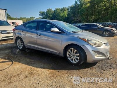 Czwarte zdjęcie samochodu z boku: 2015 HYUNDAI ELANTRA SE VIN:KMHDH4AEXFU224384 - miniatura