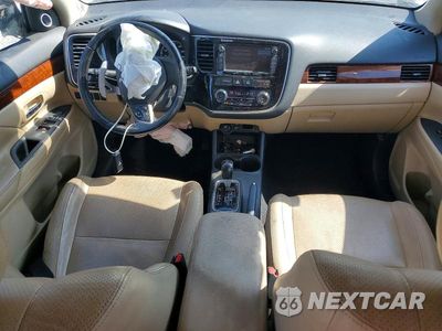 Zdjęcie 8 z 13 samochodu: 2015 MITSUBISHI OUTLANDER GT VIN:JA4JZ4AX9FZ005757 - miniatura