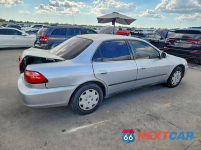 Trzecie zdjęcie samochodu z tyłu: 1999 HONDA ACCORD LX VIN:JHMCG6650XC027852 - miniatura