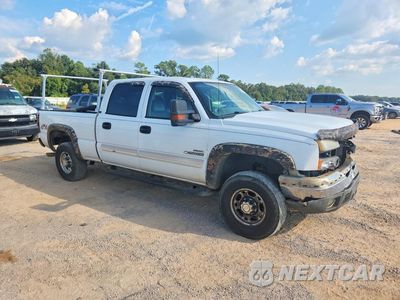 Czwarte zdjęcie samochodu z boku: 2005 CHEVROLET SILVERADO K2500 HEAVY DUTY VIN:1GCHK232X5F843116 - miniatura